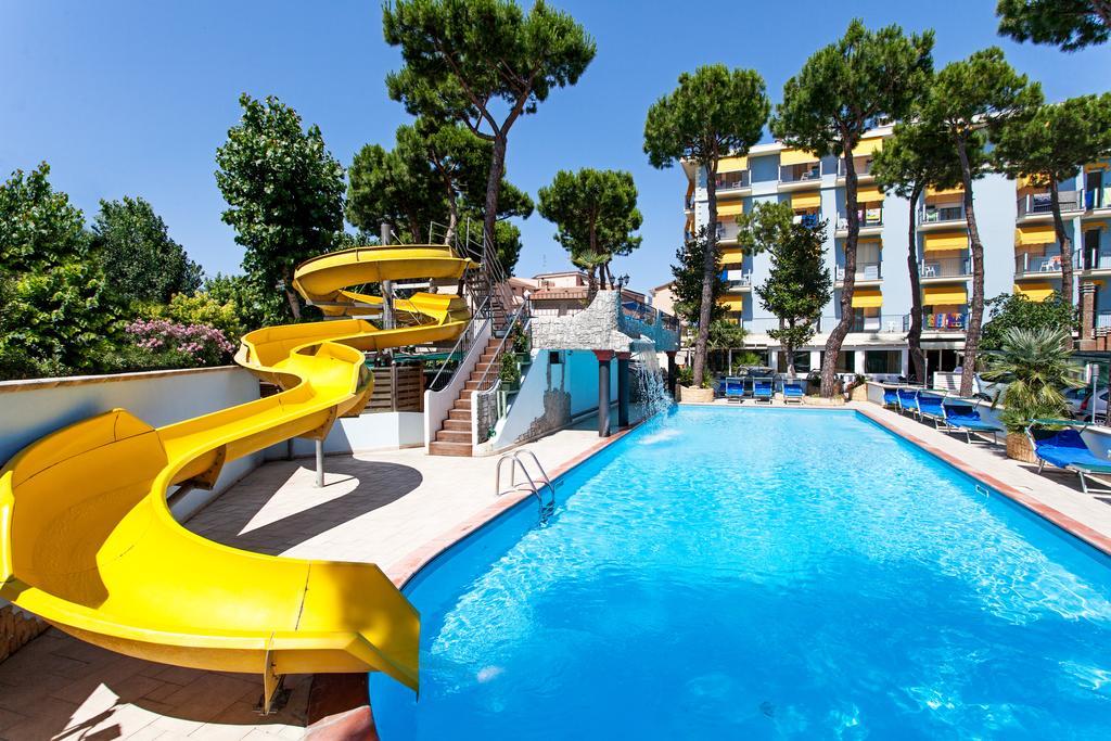 Hotel Fabrizio Ρίμινι Εξωτερικό φωτογραφία